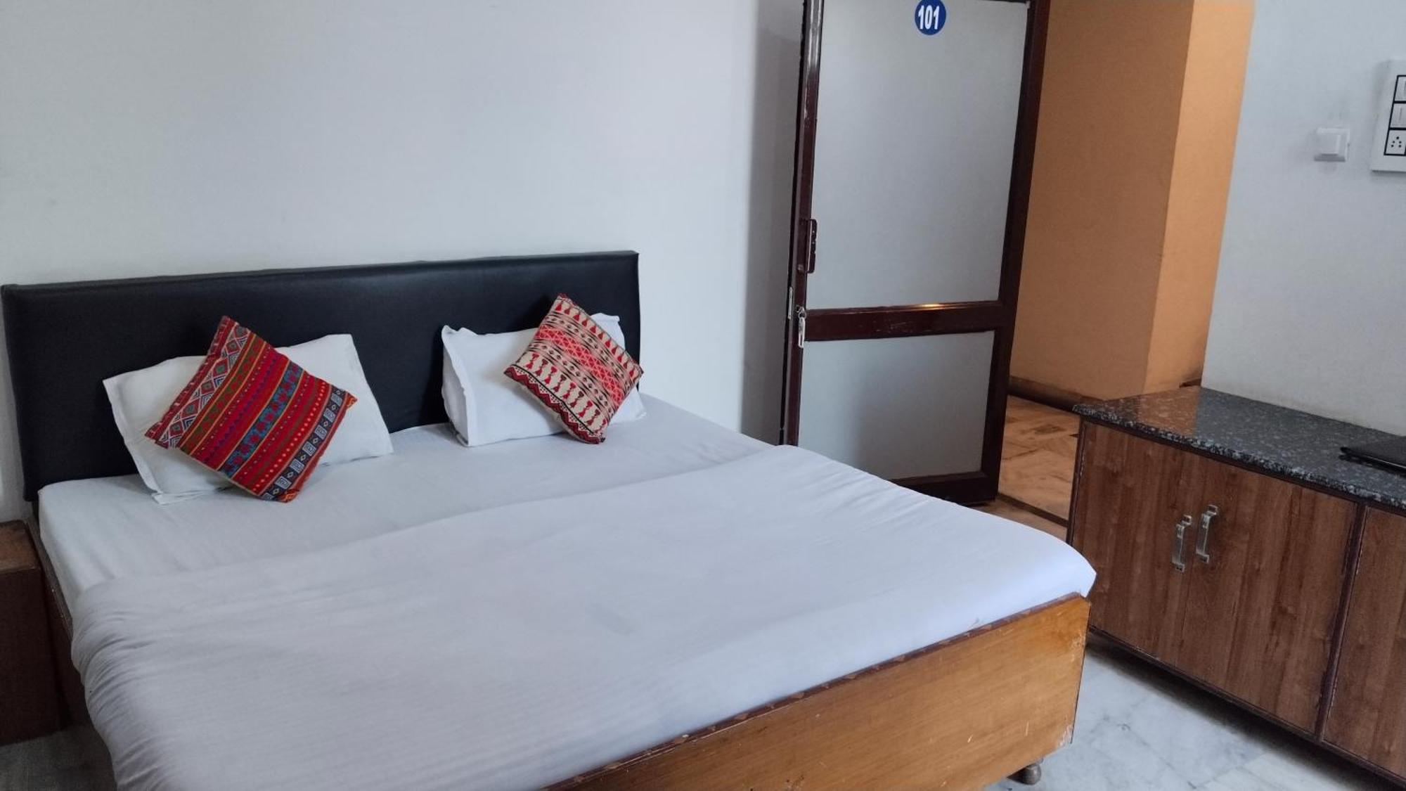 Fabhotel Grover Kangra Ngoại thất bức ảnh
